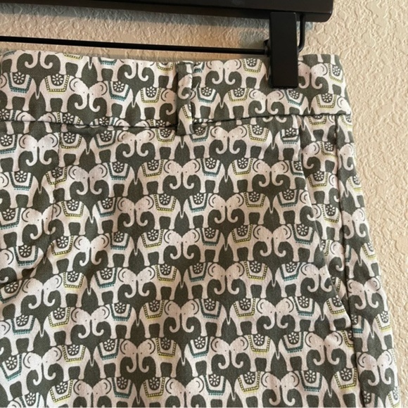 Banana Republic Elephant Print Hampton Chino Shorts in Canopy Green Women's 0 - Picture 4 of 10